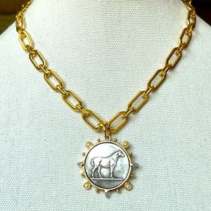 919 Chunky chain with a reproduction horse coin.